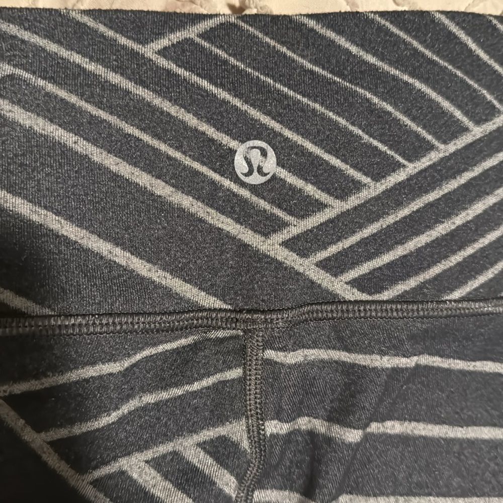 Lululemon Abstract Pattern Legging - image 3